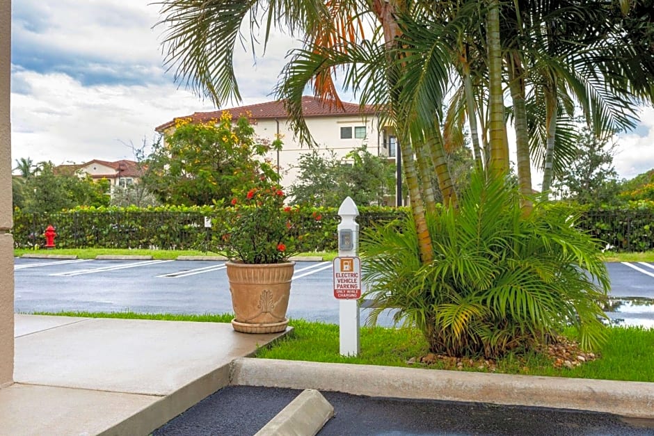Hawthorn Extended Stay by Wyndham West Palm Beach