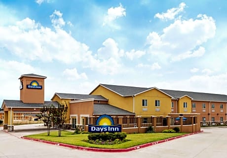 Days Inn by Wyndham Rockdale Texas