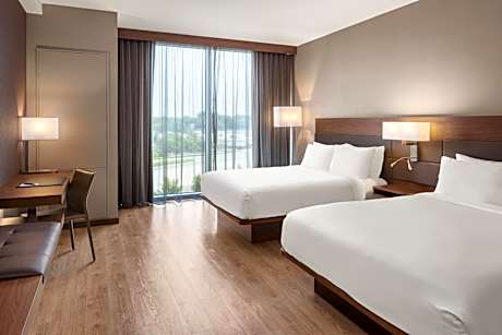 Queen Room with Two Queen Beds - Hearing Accessible