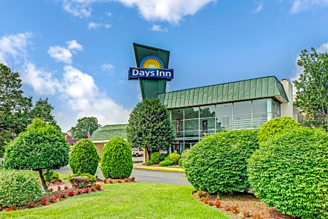Days Inn by Wyndham Arlington/Washington DC