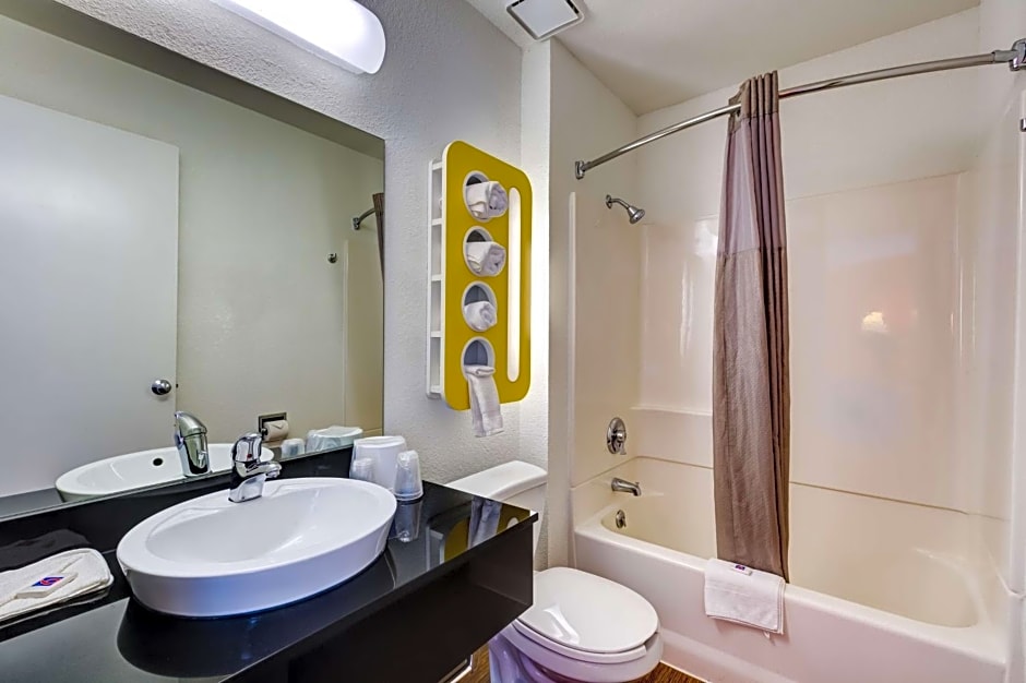 Motel 6-Wheat Ridge, CO - West - Denver North