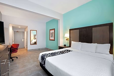 La Quinta Inn & Suites by Wyndham Omaha Airport Downtown