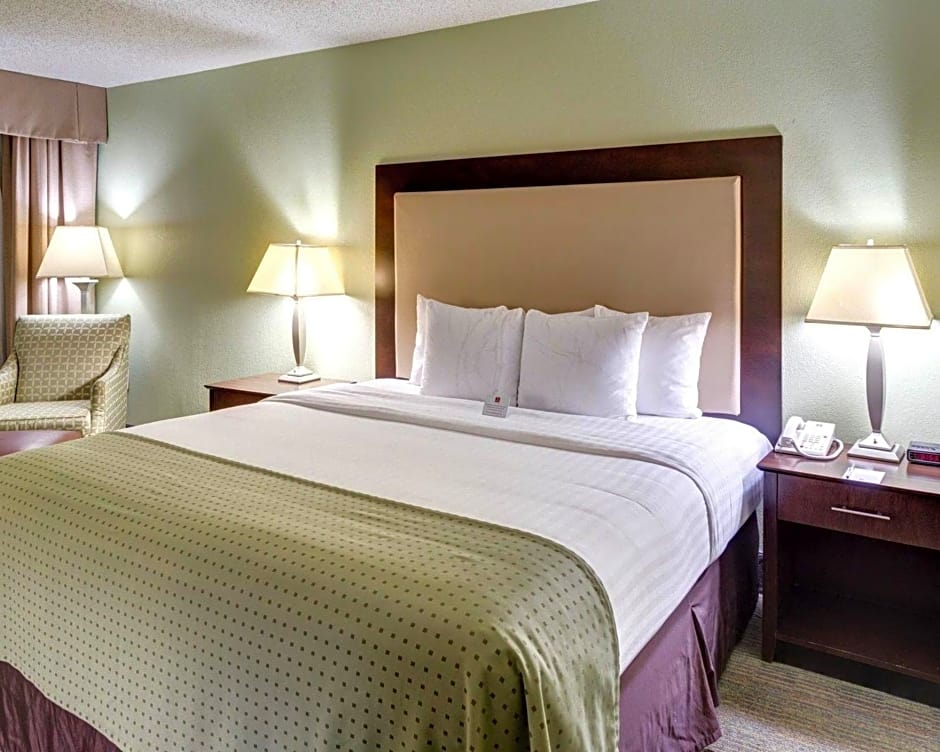 Clarion Inn & Suites Conference Center