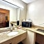 Days Inn & Suites by Wyndham Bossier City