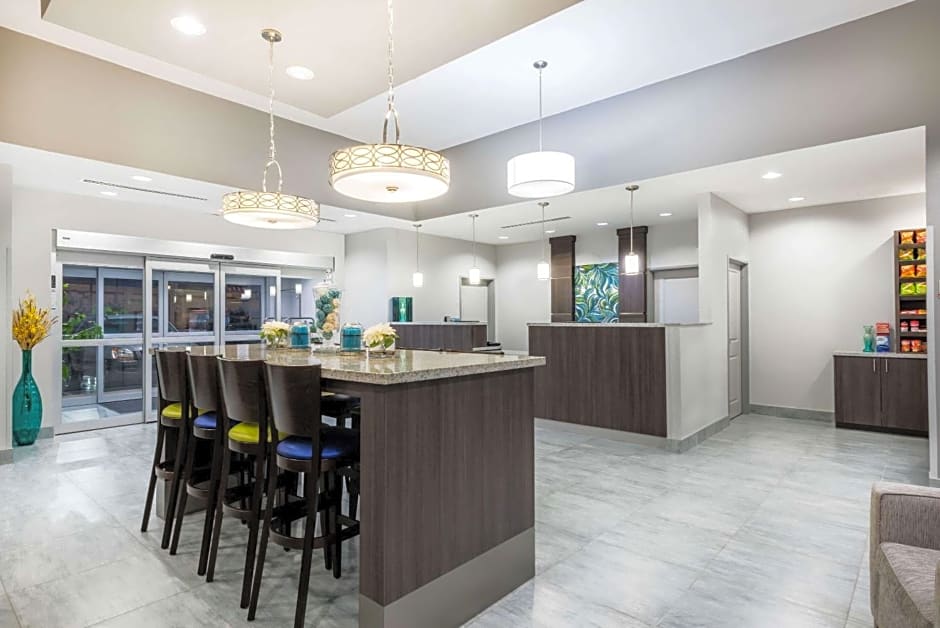 Hawthorn Suites By Wyndham Midland