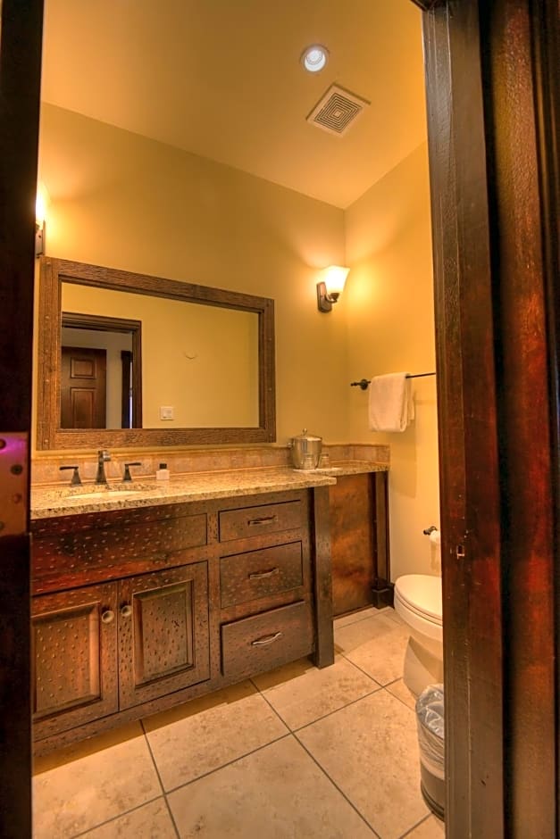 Inn at Vanessie