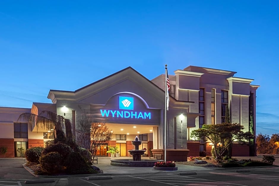 Wyndham Visalia