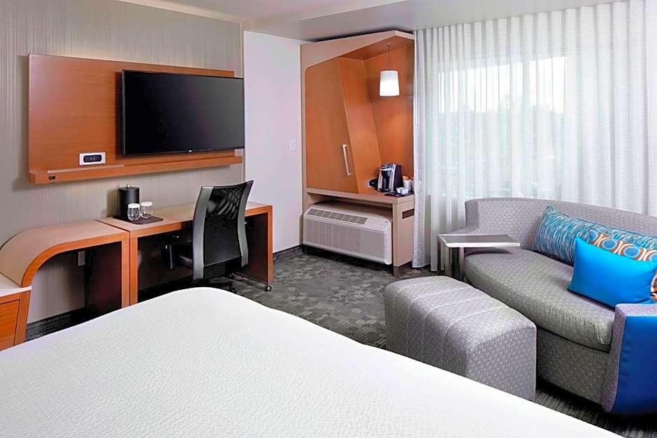 Courtyard by Marriott Houston Intercontinental Airport