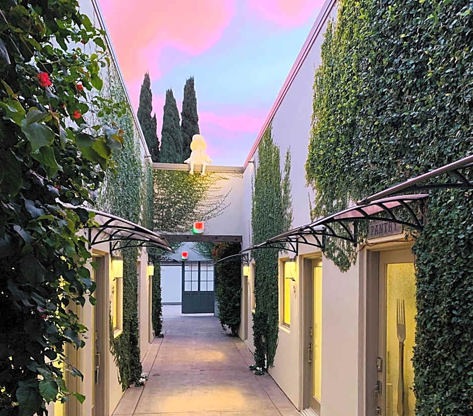R Inn Napa
