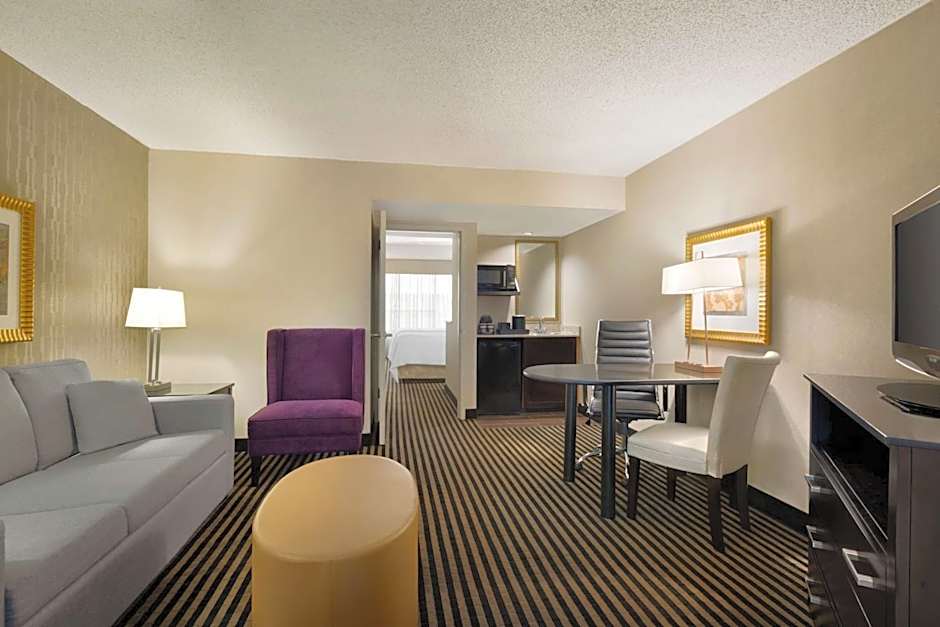 Embassy Suites By Hilton Hotel Piscataway-Somerset