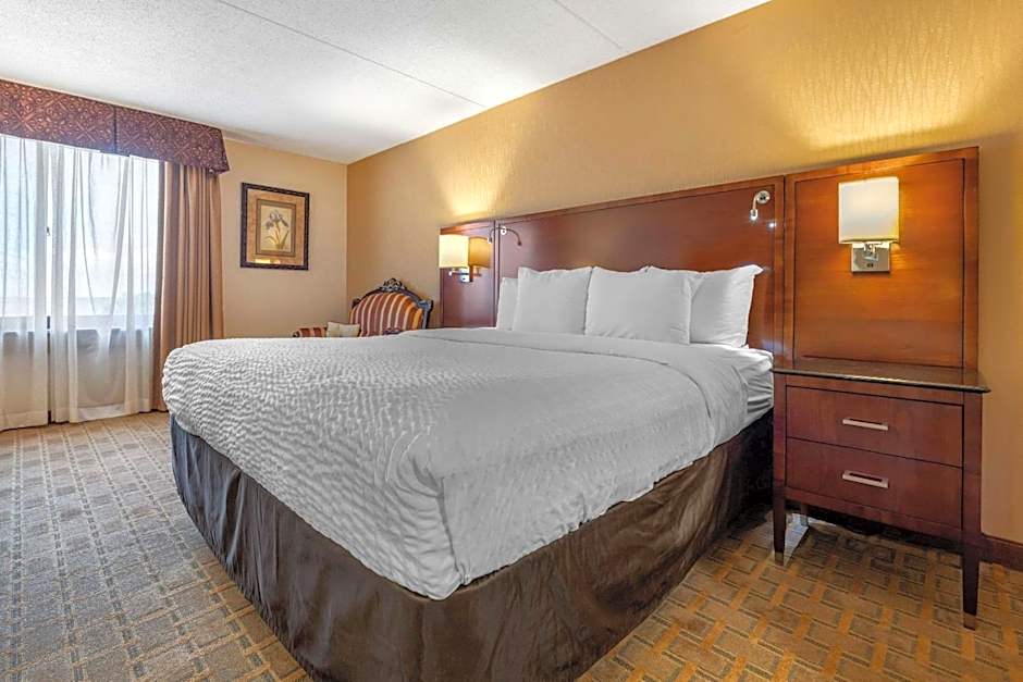 Clarion Hotel Conference Center on Lake Erie