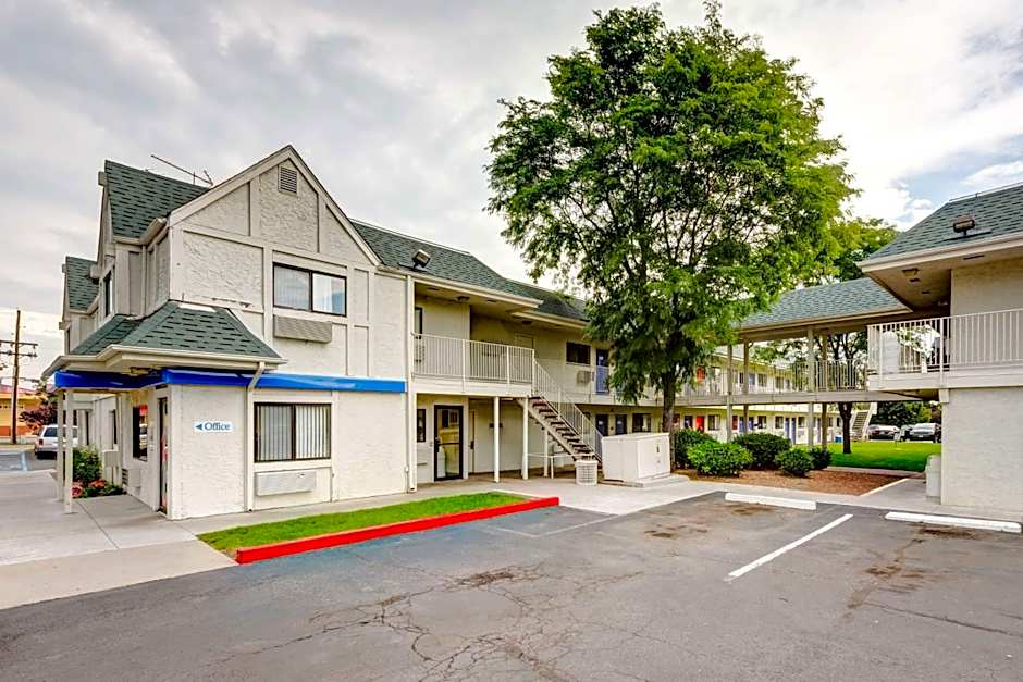 Motel 6-Wheat Ridge, CO - West - Denver North