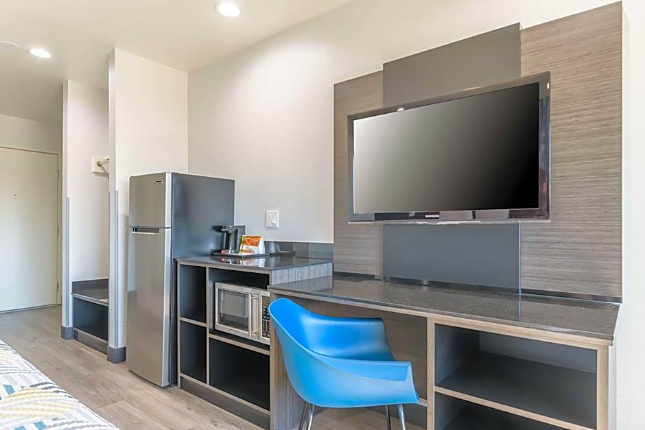 Studio 6 Suites Perris, CA