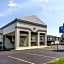 Days Inn & Suites by Wyndham Columbus East Airport