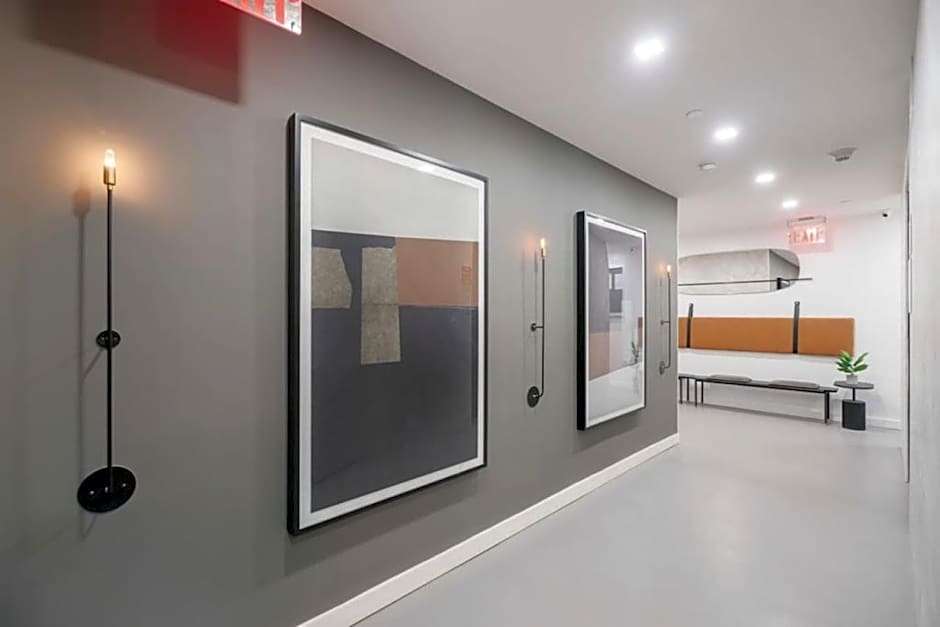 Massive 1BR w Private Patio in Upper East Side