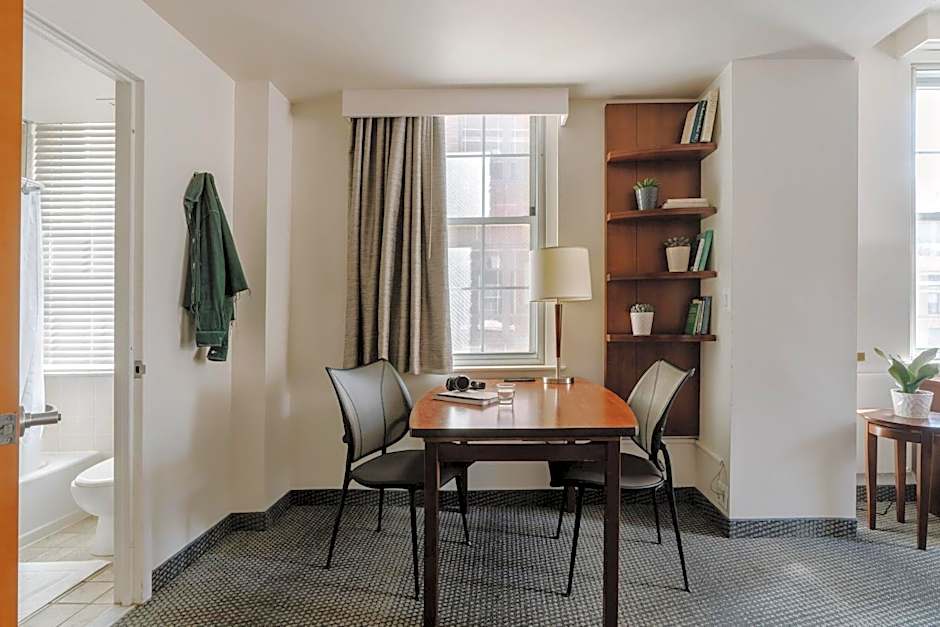 Club Quarters Hotel in Philadelphia