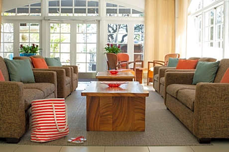 Coconut Waikiki Hotel