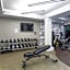 Beverly Hills 2 bed 2 bath Penthouse with Den and Parking 414