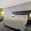 Holiday Inn Express Milwaukee Downtown
