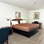 Hampton Motor Inn