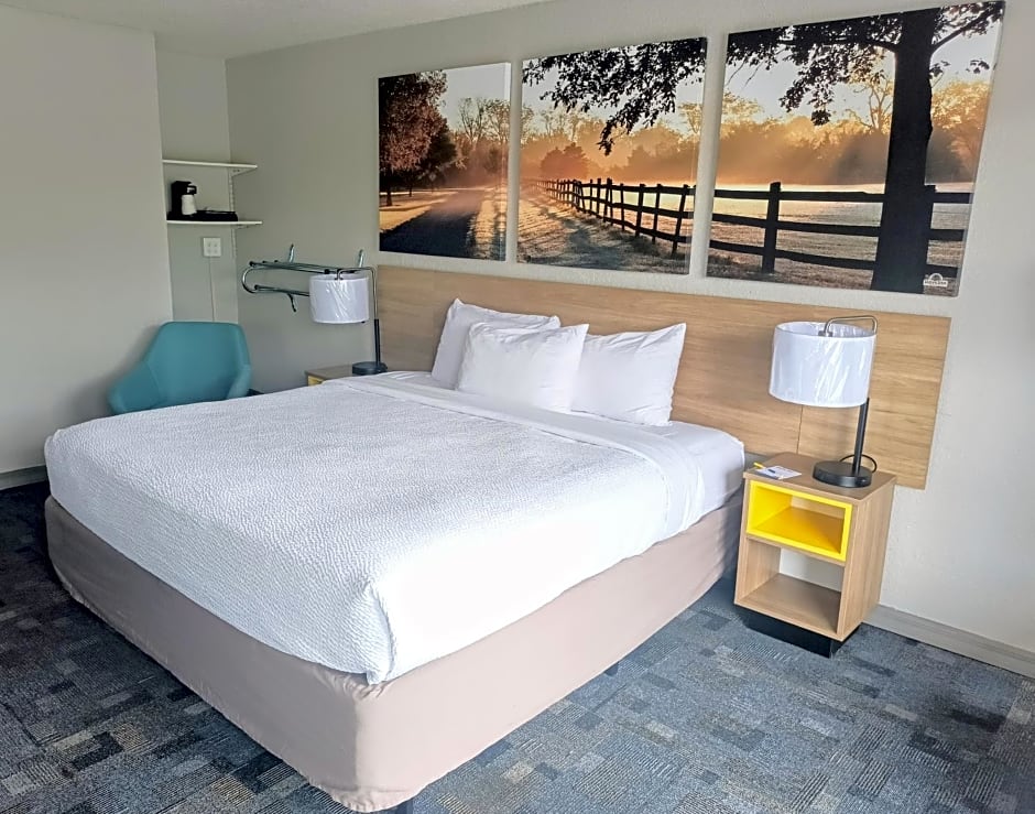 Days Inn by Wyndham Wildwood I-75