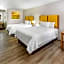 Days Inn & Suites by Wyndham Huntsville
