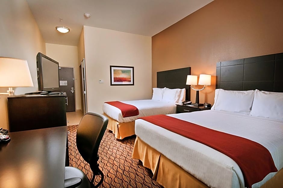 Holiday Inn Express Hotel and Suites Pearsall