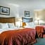 Clarion Inn & Suites At The Outlets Of Lake George