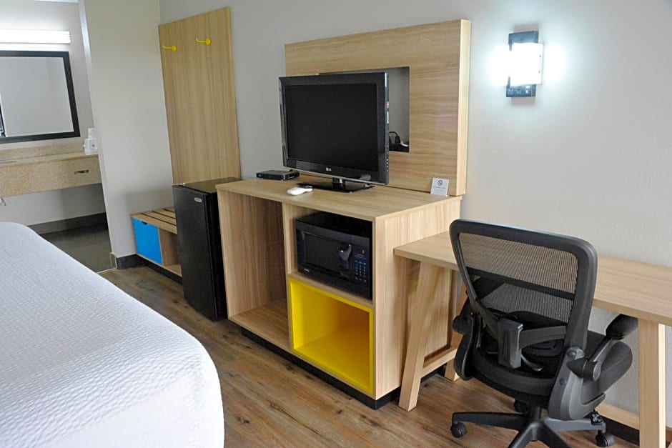 Days Inn by Wyndham Oak Grove/Ft. Campbell