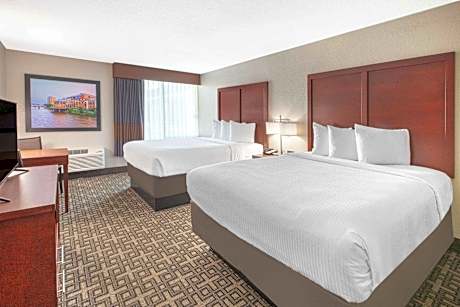 2 Queen Beds Balcony Room Non-Smoking