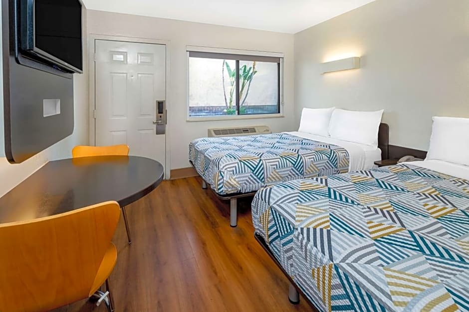 Motel 6-Santa Barbara, CA - State Street