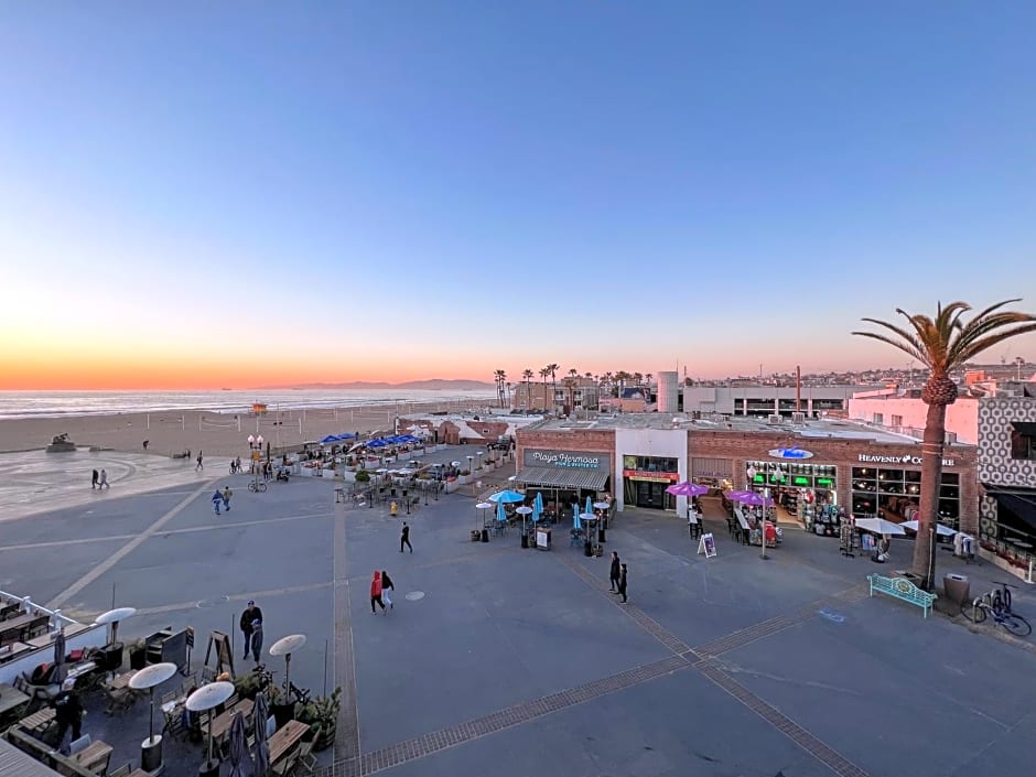 ITH Hermosa Beach Surf Hostel LAX