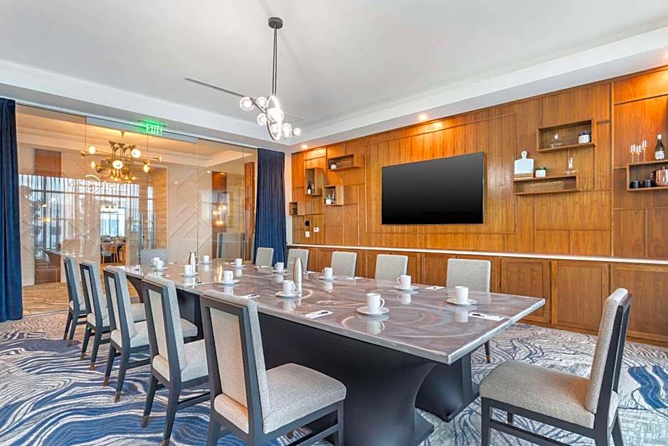 Cambria Hotel Waco University Riverfront