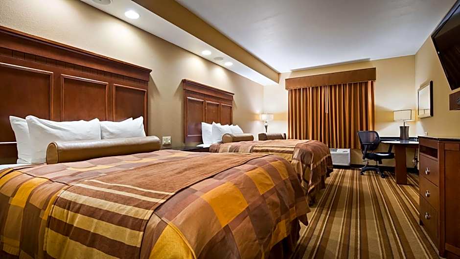Best Western Plus KC Speedway Inn & Suites
