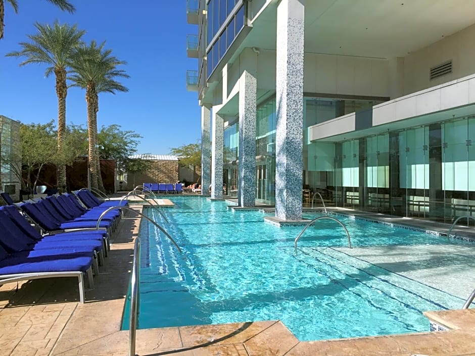 Palms Place One Bedroom Suite 1220 sqft