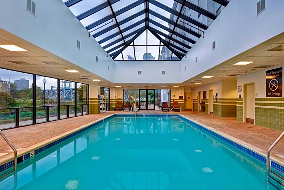 Hampton Inn By Hilton & Suites Newark-Harrison-Riverwalk