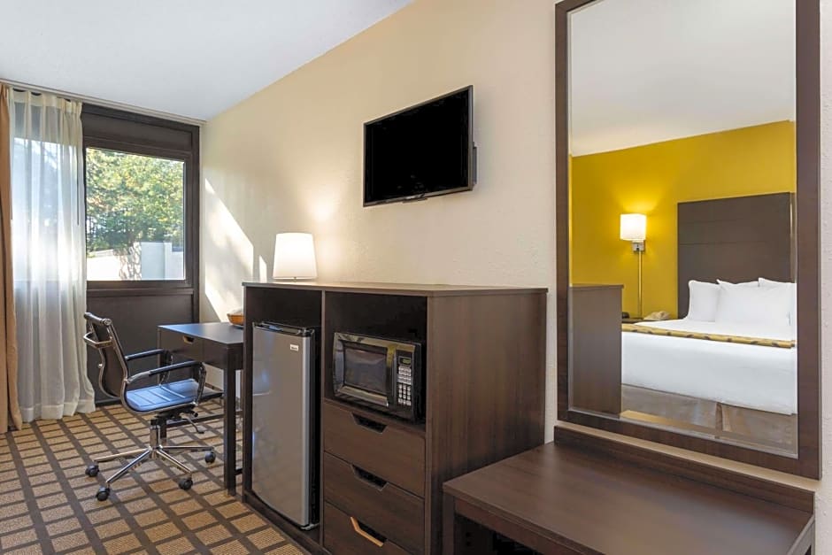 Baymont by Wyndham Queensbury/Lake George