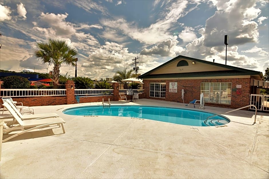 Suburban Studios Columbia - Harbison
