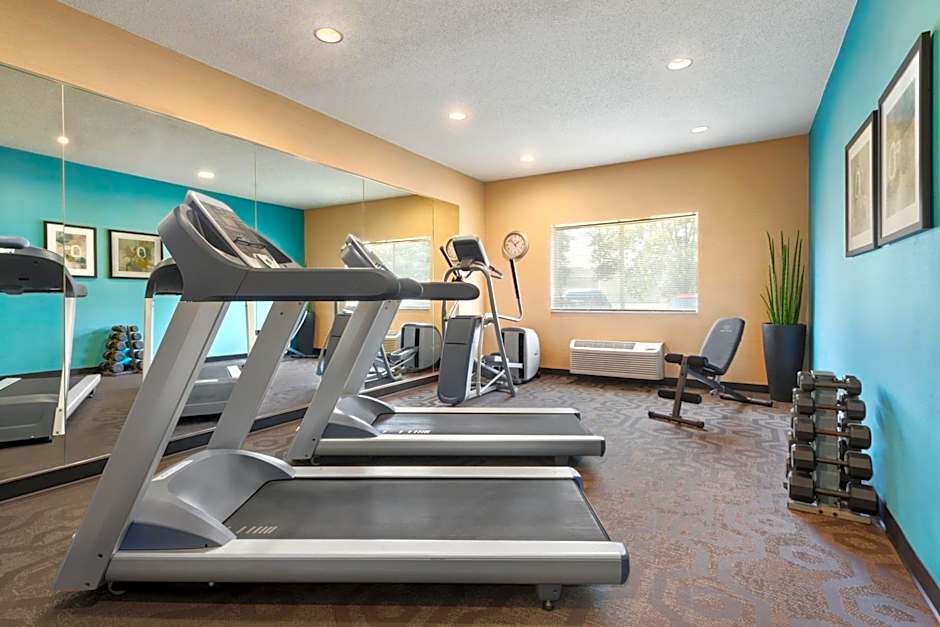 Amerivu Inn and Suites