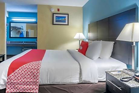 Premium King Bed with Pull Out