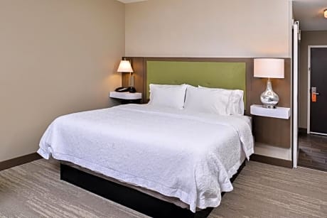 King Room - Hearing Access/Non-Smoking