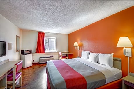 King Room - Disability Access - Non-Smoking