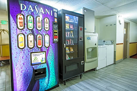 Americas Best Value Inn - Wichita West / Airport - Alojamientos en WICHITA