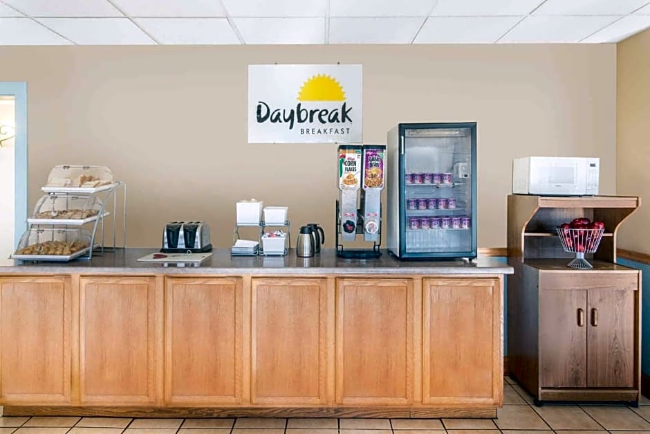 Days Inn by Wyndham Colchester Burlington