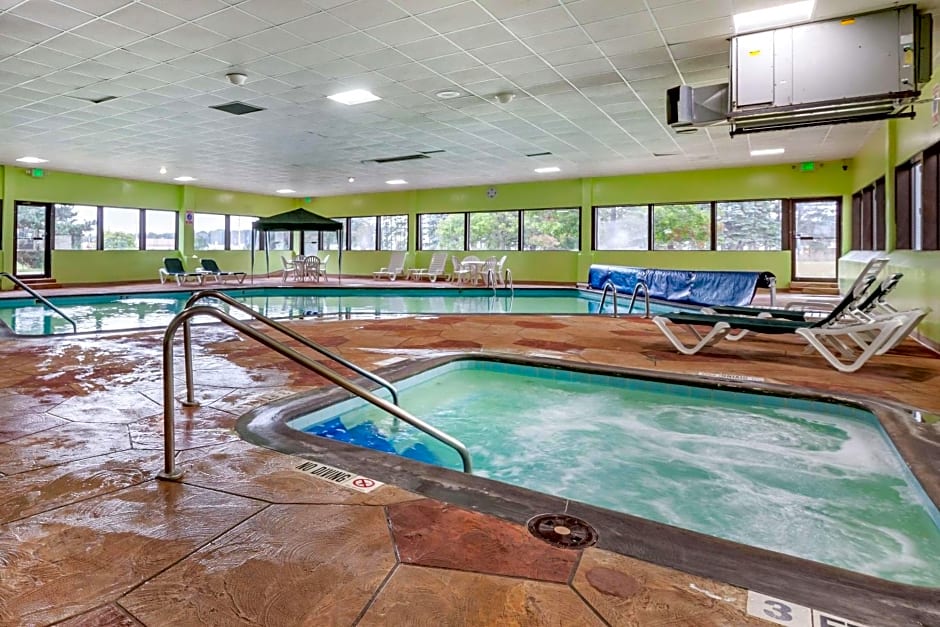 Quality Inn & Suites Escanaba North