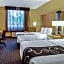 La Quinta Inn & Suites by Wyndham Naples Downtown
