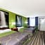 Super 8 by Wyndham Clarksville Northeast