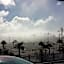Fireside Inn By The Beach Boardwalk & Bowling