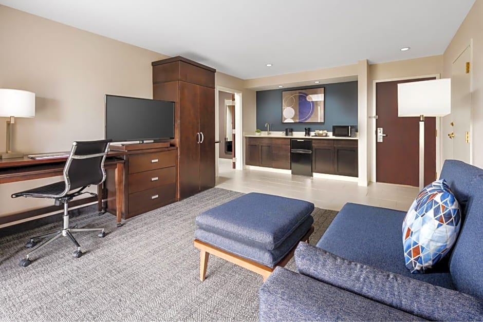 Courtyard by Marriott Manchester-Boston Regional Airport