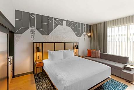 King Room - Accessible/Non-Smoking